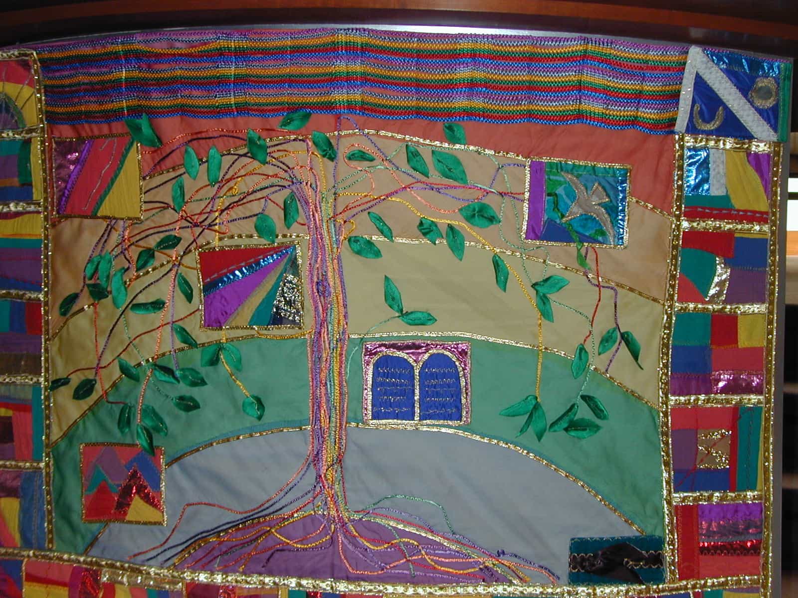Sanctuary bimah tapestry, created by Charlotte Goldstein.